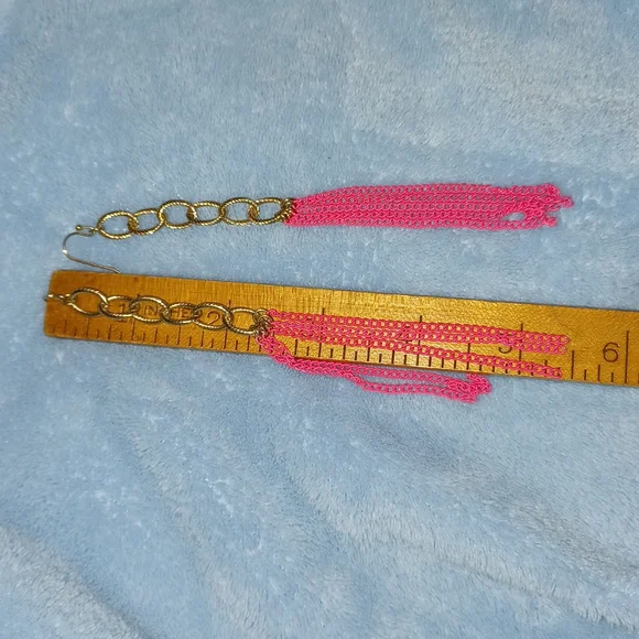 Barbie pink 💗 tassel earrings. - Picture 1 of 3